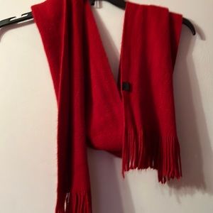 3/$20  Winter dark red scarf , excellent condition